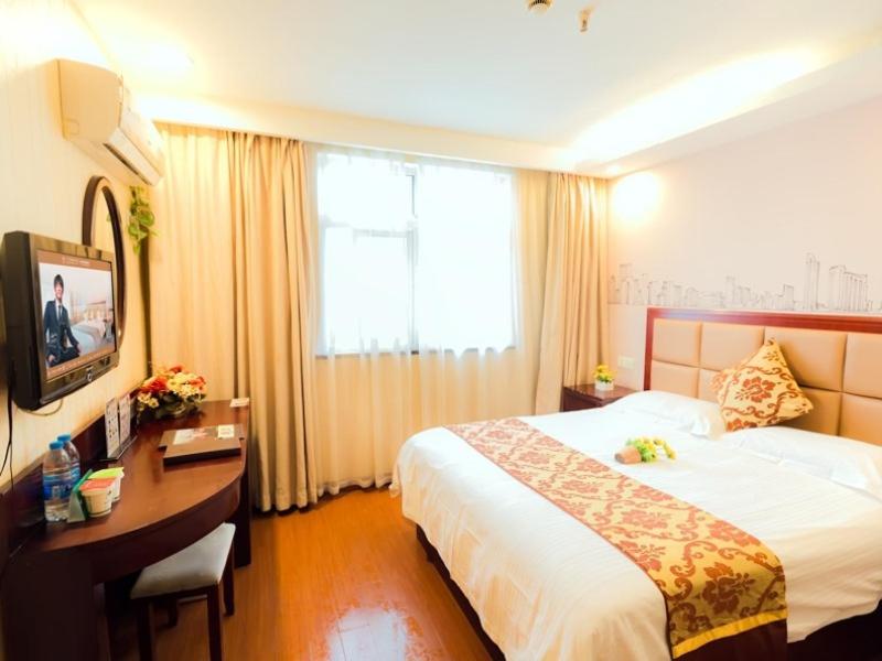 Двухместный (Для граждан материкового Китая - Двухместный номер бизнес-класса с 1 кроватью) отеля Greentree Inn Shanghai Caoan Road Textile Express Hotel, Шанхай