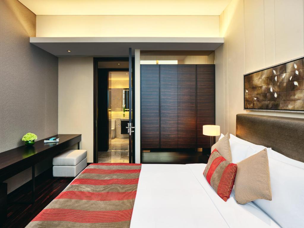 Семейный (1 King 1 Queen And 2 Single 3 Bedroom Suite), Fraser Suites Chengdu