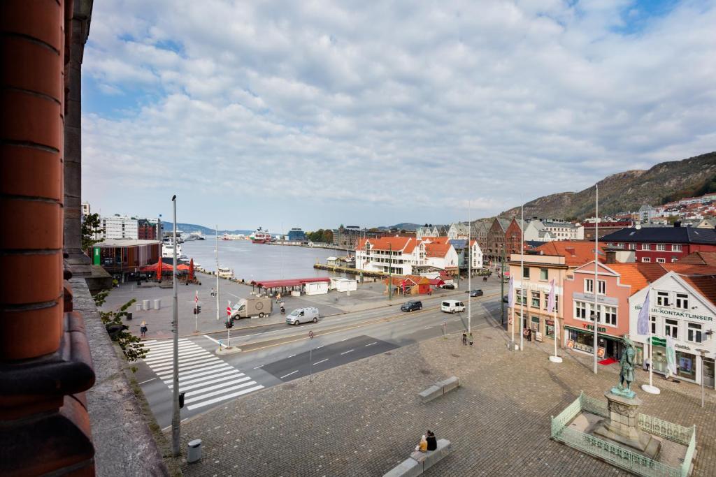 Сьюит (Представительский люкс с кроватью размера «king-size»), Bergen Børs Hotel