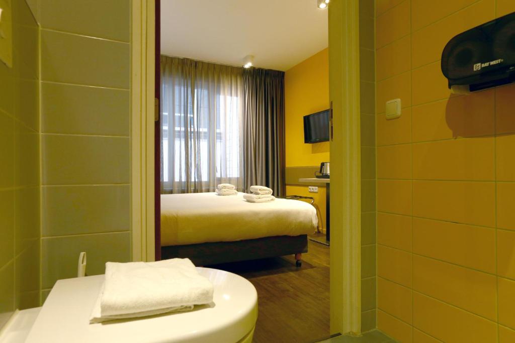 Двухместный (Стандартный двухместный номер с 1 кроватью) отеля City Hotel Amsterdam, Амстердам