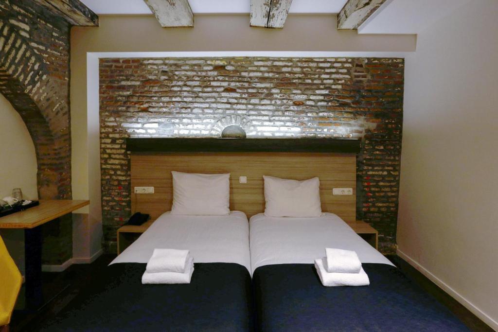 Двухместный (Улучшенный двухместный номер с 2 отдельными кроватями) отеля City Hotel Amsterdam, Амстердам