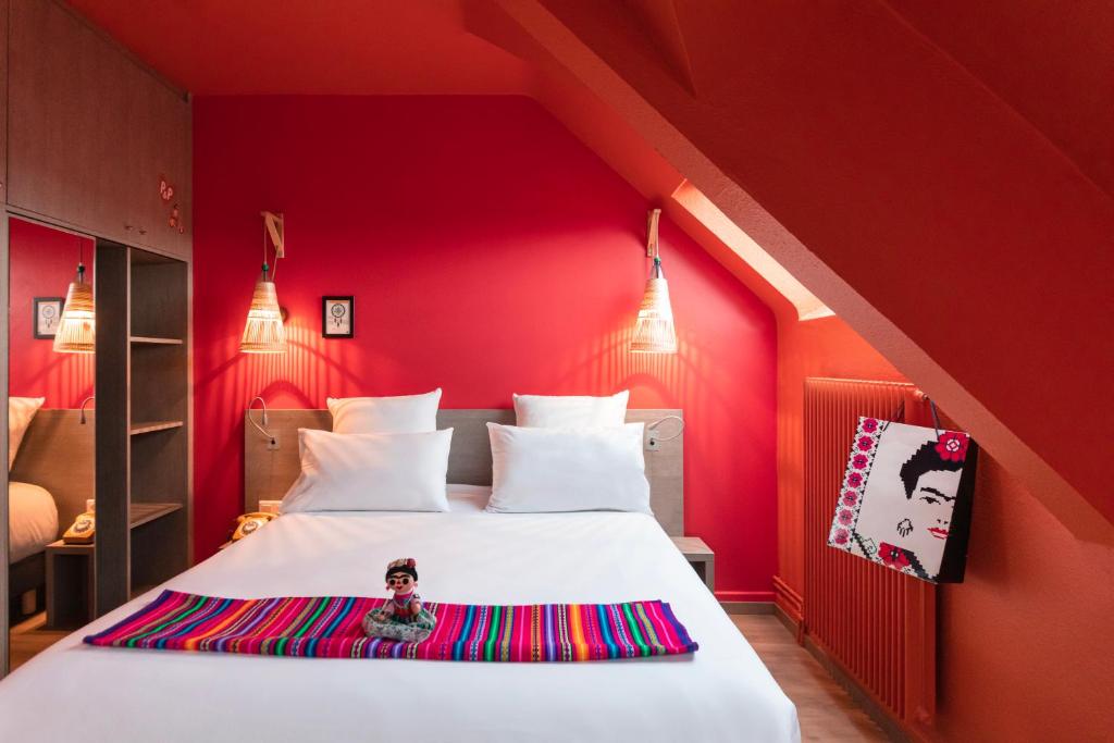 Двухместный (Улучшенный двухместный номер с 1 кроватью или 2 отдельными кроватями) отеля Hôtel Kyriad Colmar Centre Gare, Кольмар