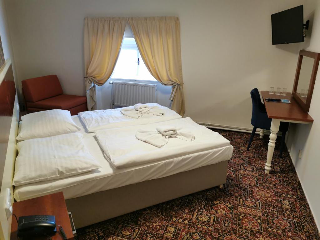 Двухместный (Двухместный номер с 1 кроватью или 2 отдельными кроватями и дополнительной кроватью) отеля City-Inn, Прага