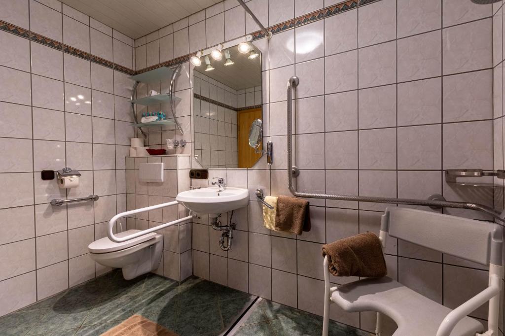 Двухместный (Двухместный номер с 1 кроватью - Доступ для гостей с ограниченными физическими возможностями 2) гостевого дома Landgasthof Zum Elsabauern, Нюрнберг