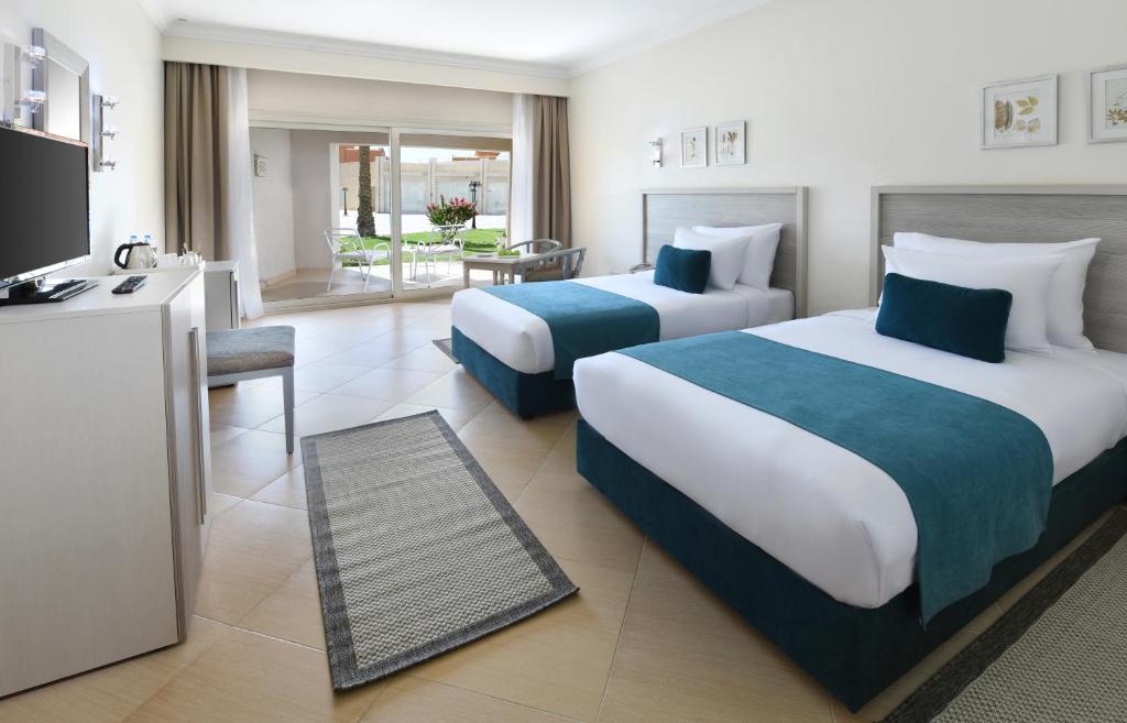 Двухместный (Улучшенный двухместный номер с 2 отдельными кроватями и видом на сад) отеля Solymar Soma Beach, Хургада