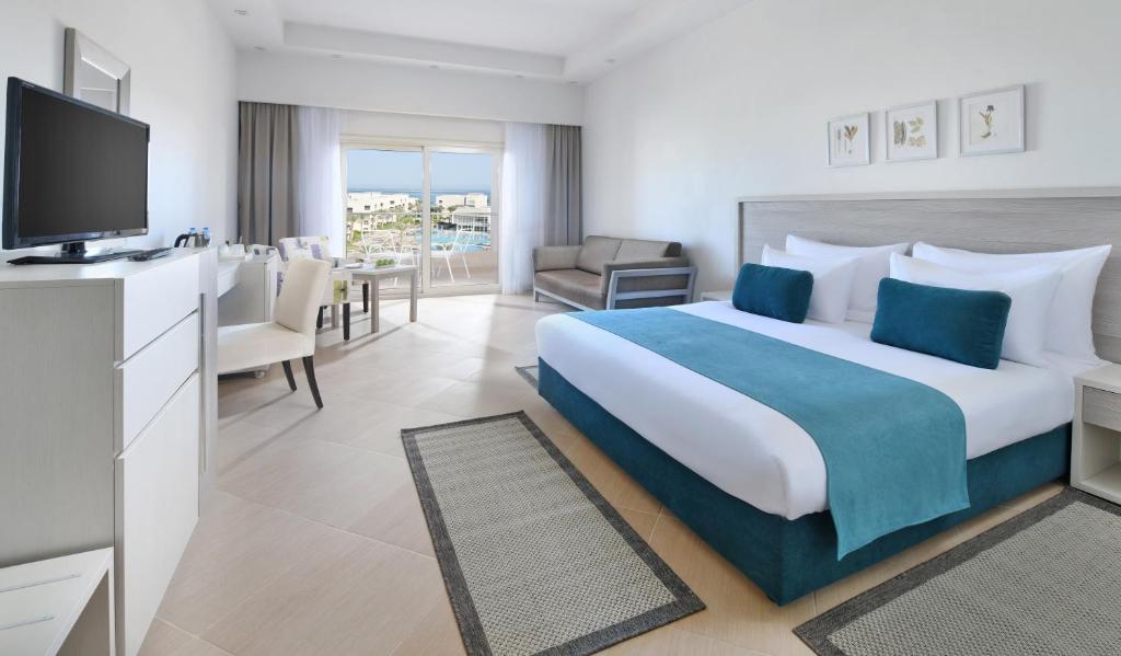 Двухместный (Номер Делюкс с кроватью размера «king-size», вид на море) отеля Solymar Soma Beach, Хургада