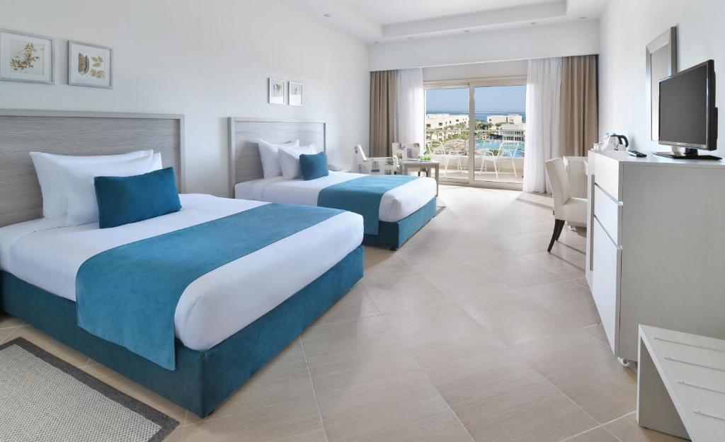 Двухместный (Номер Делюкс с 2 отдельными кроватями, вид на море) отеля Solymar Soma Beach, Хургада