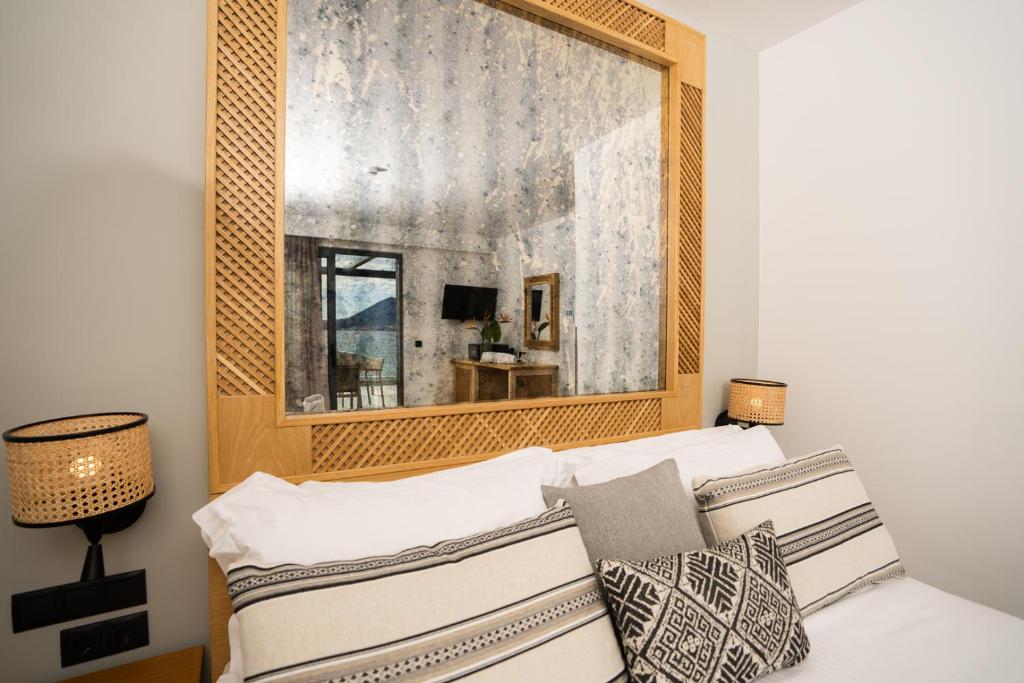 Двухместный (Двухместный номер Делюкс с 1 кроватью и балконом, вид на море) отеля Zoe Seaside Resort, Гиалова