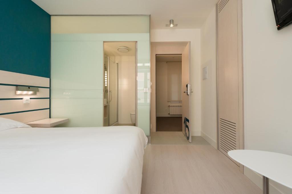 Двухместный (Двухместный номер с 1 кроватью и собственной ванной комнатой) отеля Hotel Boreal Viento Norte, Вальядолид