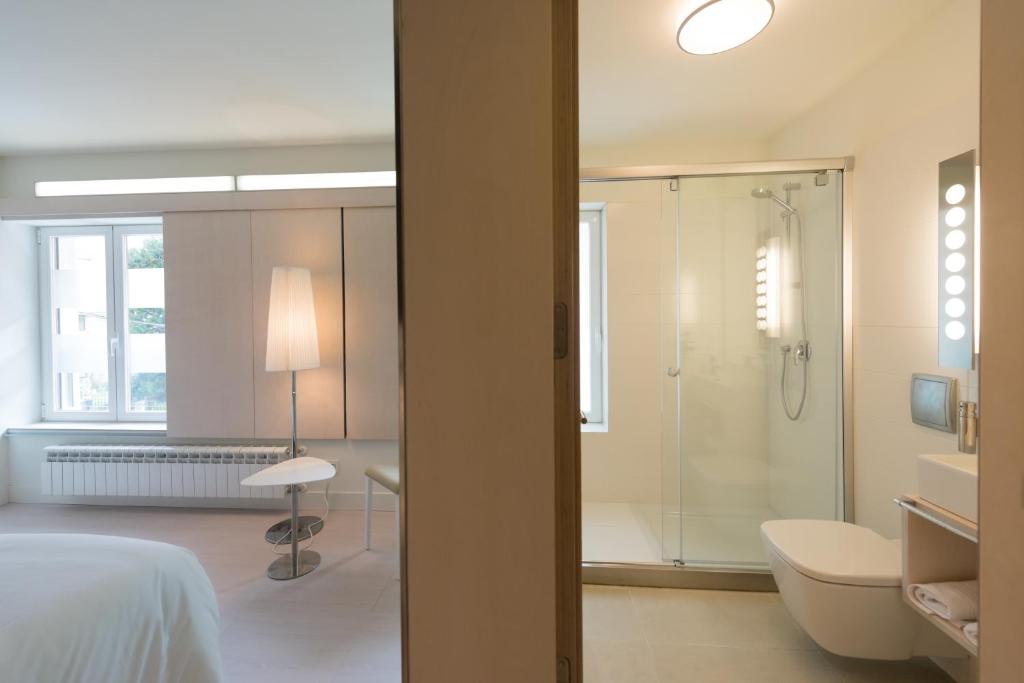 Двухместный (Двухместный номер с дополнительной кроватью и собственной ванной комнатой) отеля Hotel Boreal Viento Norte, Вальядолид