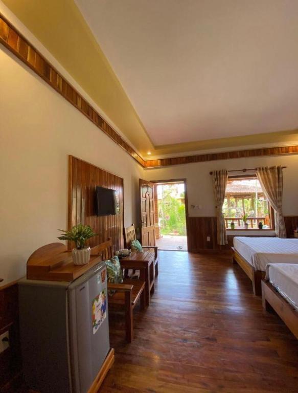 Двухместный (Номер Делюкс с 2 кроватями размера «queen-size») курортного отеля Resort Villa Liên Tho, Дуонг-Донг