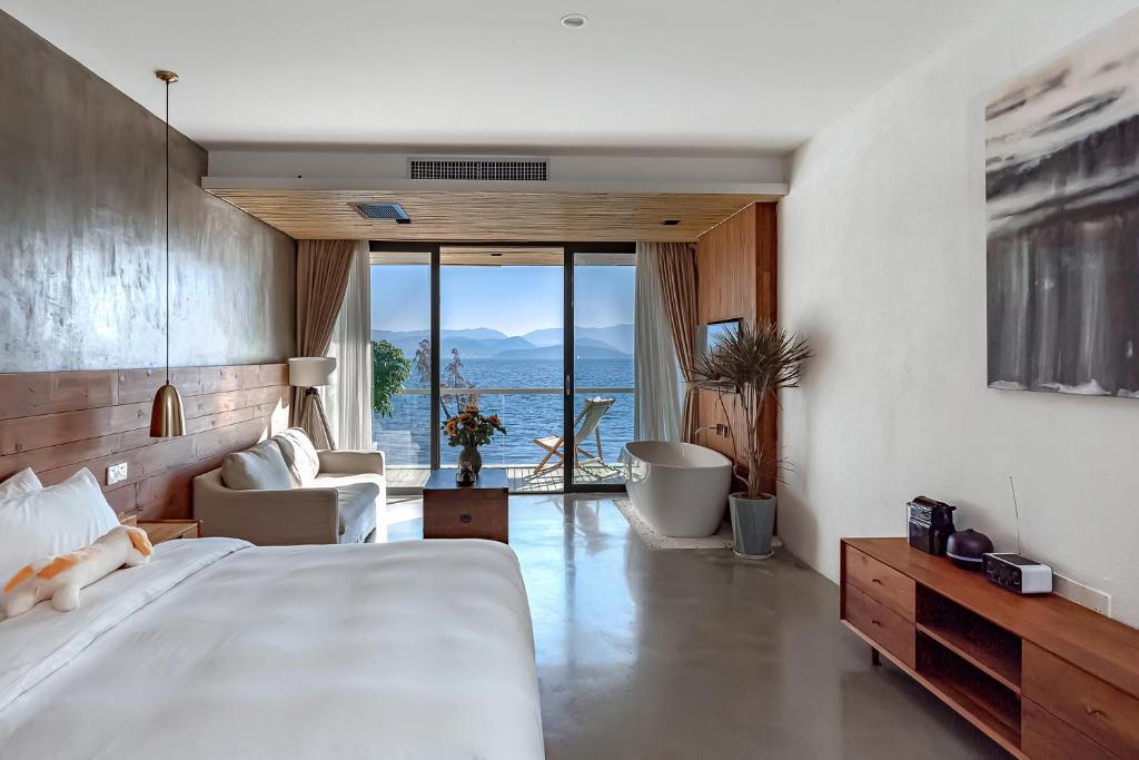 Сьюит (Суперлюкс с видом на море) гостевого дома Yi Fang qing cheng seaview holiday hotel, Дали