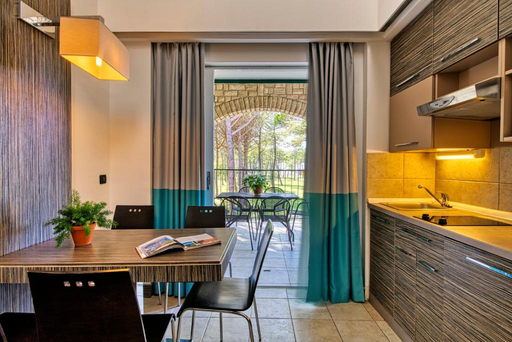 Апартаменты (Апартаменты «Комфорт» с 2 спальнями (для 6 взрослых)) курортного отеля Zaton Holiday Resort, Затон