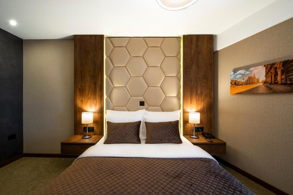 Двухместный (Стандартный двухместный номер с 1 кроватью) отеля Amsterdam Hotel, Белград