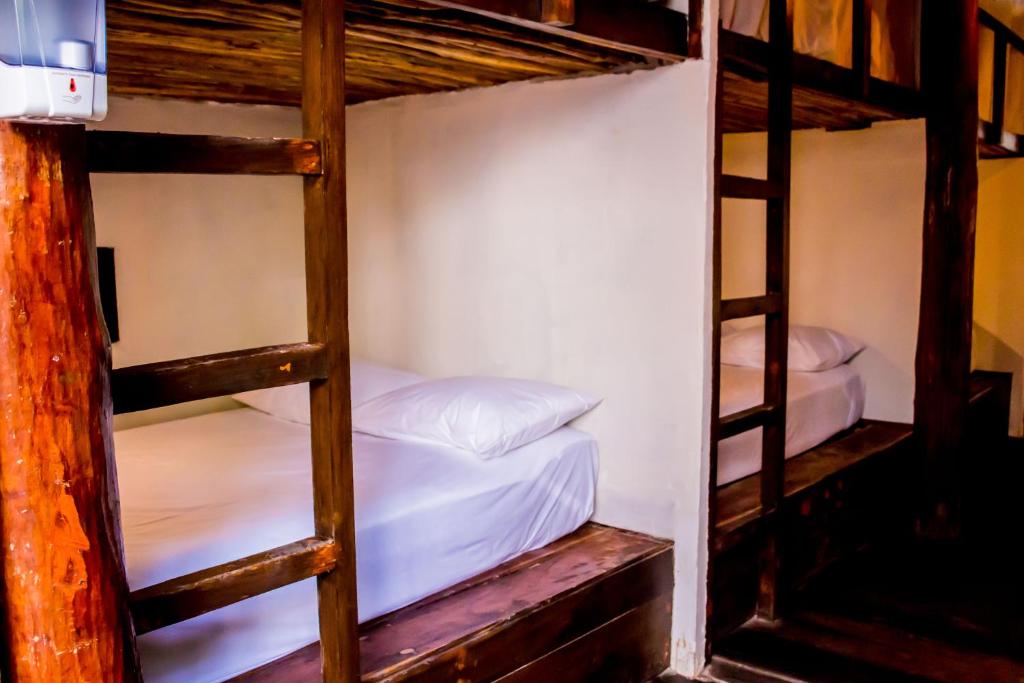 Номер (Спальное место на двухъярусной кровати в общем номере для мужчин и женщин) отеля Mar & Carmen beach hostal, Тулум