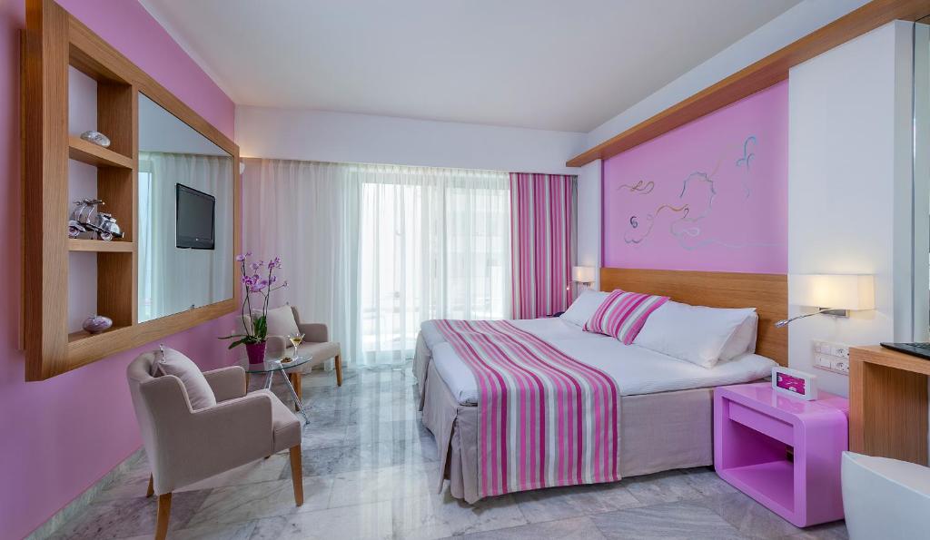 Студио (Номер-студио с видом на бассейн) апарт-отеля Ilios Beach Hotel Apartments, Ретимно, Крит