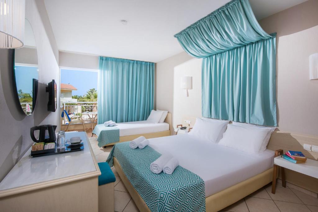 Двухместный (Улучшенный двухместный номер с 1 кроватью) отеля Lavris Hotels, Гувия