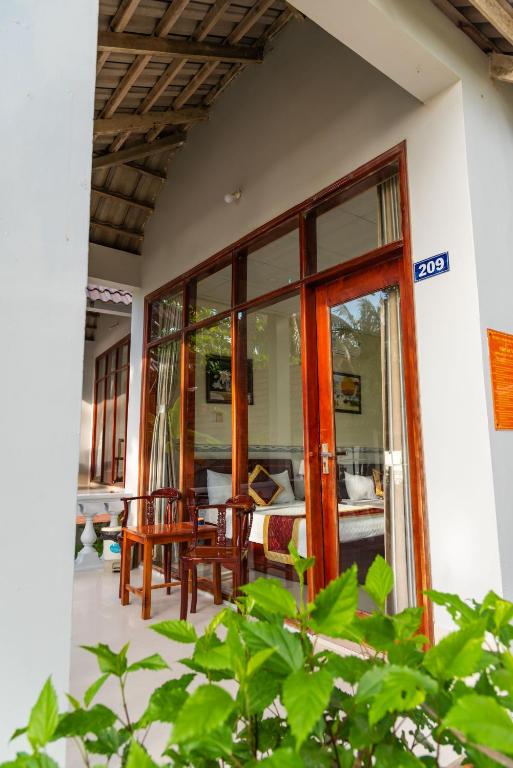 Номер (Семейное бунгало) курортного отеля Nhat Lan Resort, Дуонг-Донг