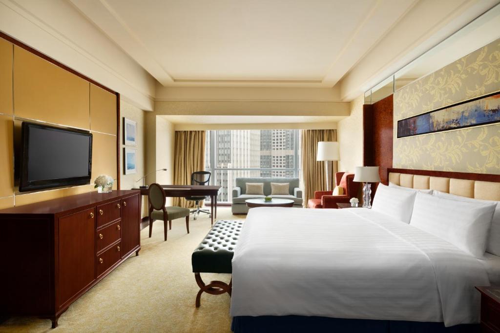 Двухместный (Номер Делюкс с кроватью размера «queen-size») отеля Shangri-La Hotel, Qingdao, Циндао