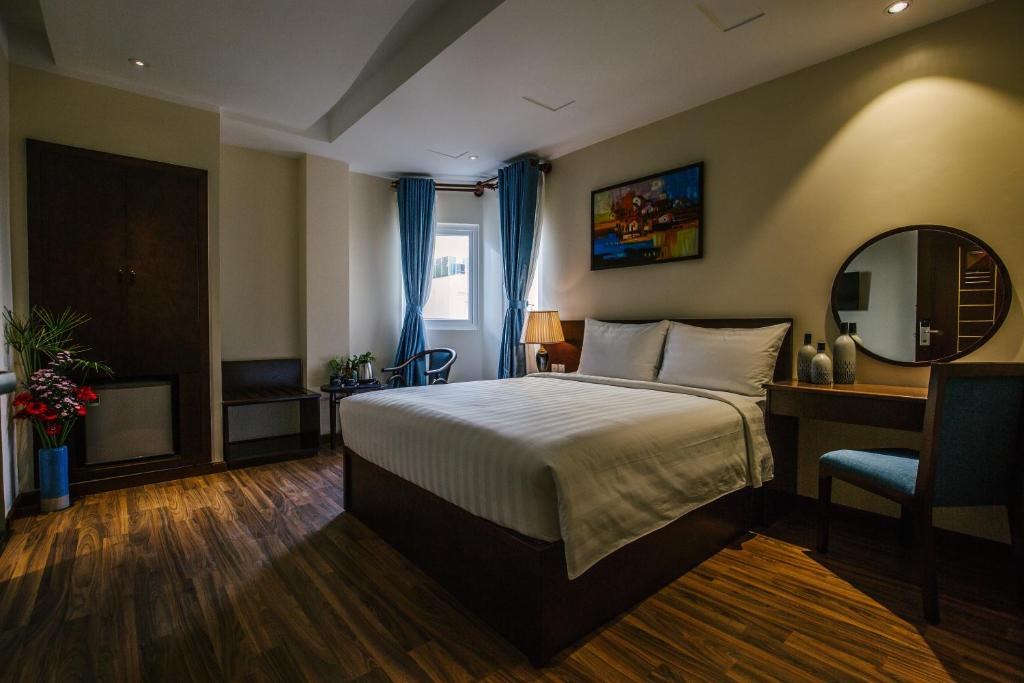 Двухместный (Двухместный номер «Премиум» с 1 кроватью или 2 отдельными кроватями) отеля Roseland Sweet Hotel & Spa, Хошимин