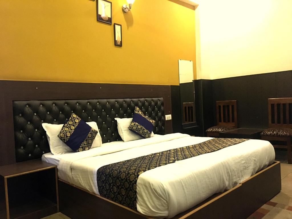 Двухместный (Двухместный номер Делюкс с 1 кроватью) отеля Hotel Trihari, Ришикеш