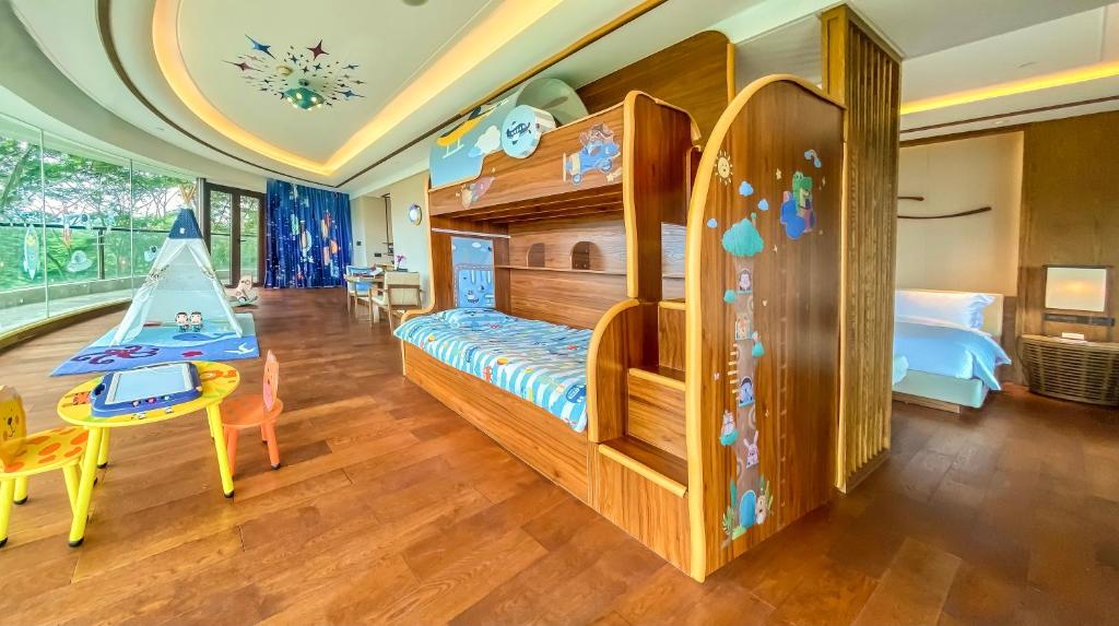 Сьюит (1 King 1 Bunk Bed Junior STE Kids Theme), InterContinental Sanya Haitang Bay Resort