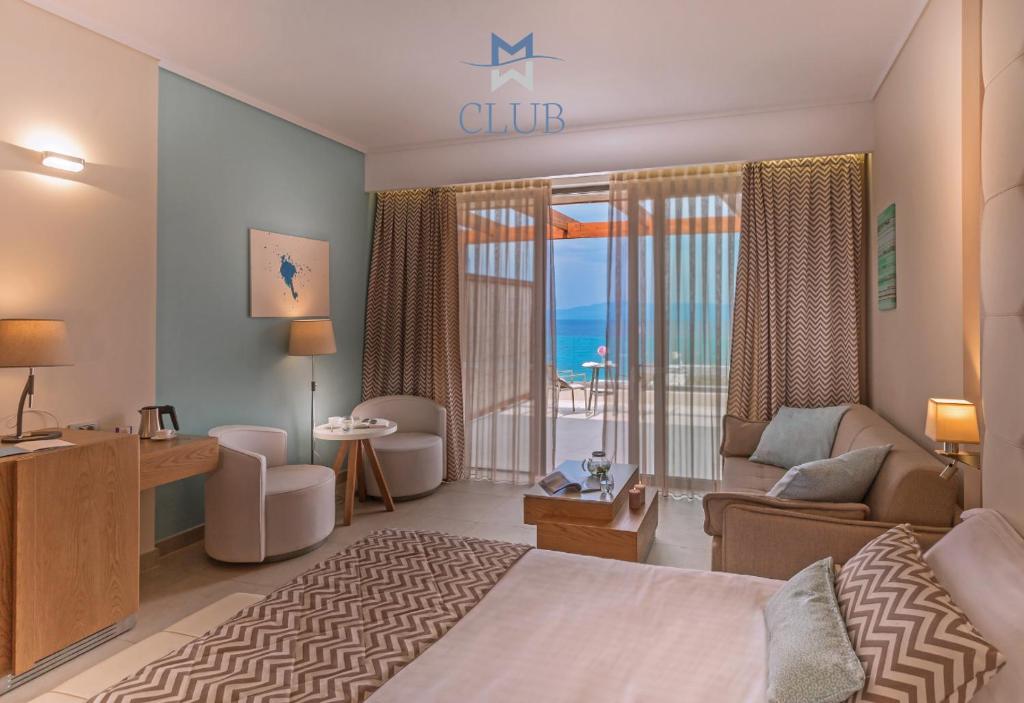 Сьюит (Полулюкс «Премиум» с видом на море) курортного отеля Miraggio Thermal Spa Resort, Пальюри
