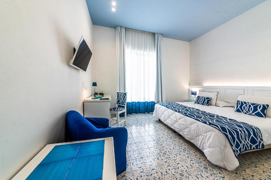 Двухместный (Двухместный номер «Комфорт» с 1 кроватью, боковым видом на море и доступом в спа-центр) отеля Hotel Hermitage & Park Terme, Искья