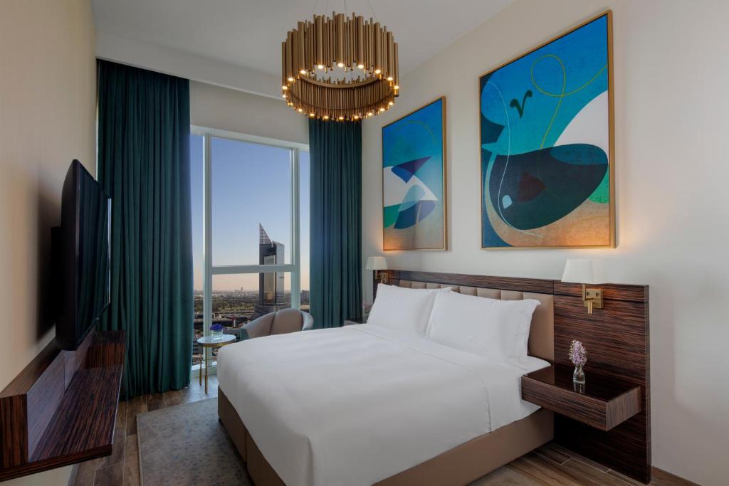 Апартаменты (Улучшенные апартаменты с 2 спальнями) апарт-отеля Avani Palm View Dubai Hotel & Suites, Дубай