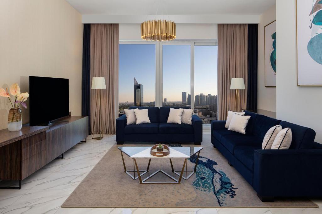 Апартаменты (Пакет услуг «Домашний отпуск» - Улучшенные апартаменты с 2 спальнями, вид на город, ужин включен) апарт-отеля Avani Palm View Dubai Hotel & Suites, Дубай