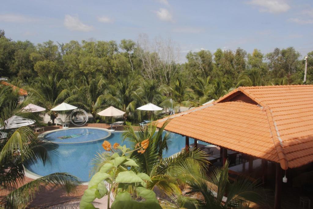 Четырехместный (Четырехместный номер с видом на бассейн) курортного отеля Resort Bao Anh Sunset Beach, Лаги