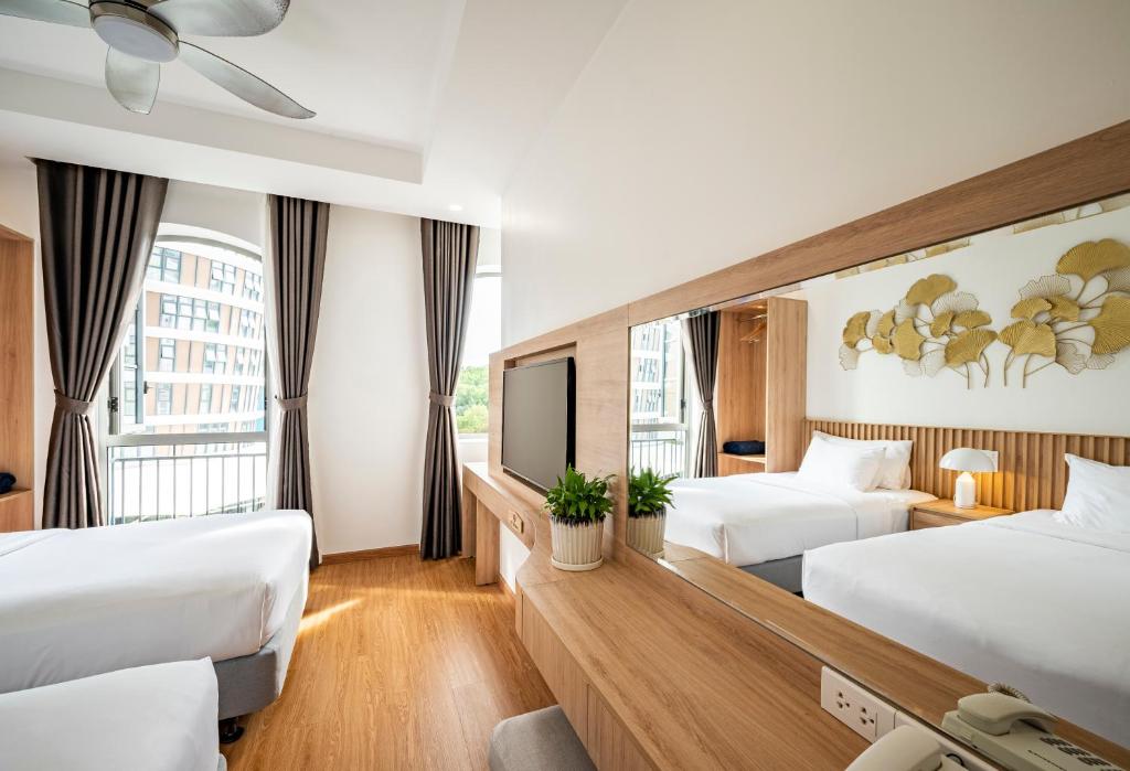 Двухместный (Двухместный номер с 2 отдельными кроватями и видом на горы) отеля Ann Hotel & Spa, Дуонг-Донг