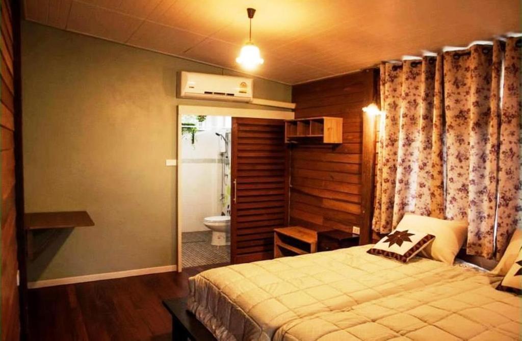 Двухместный (Стандартный двухместный номер с 1 кроватью или 2 отдельными кроватями) отеля Ban Boonchu, Аюттхая