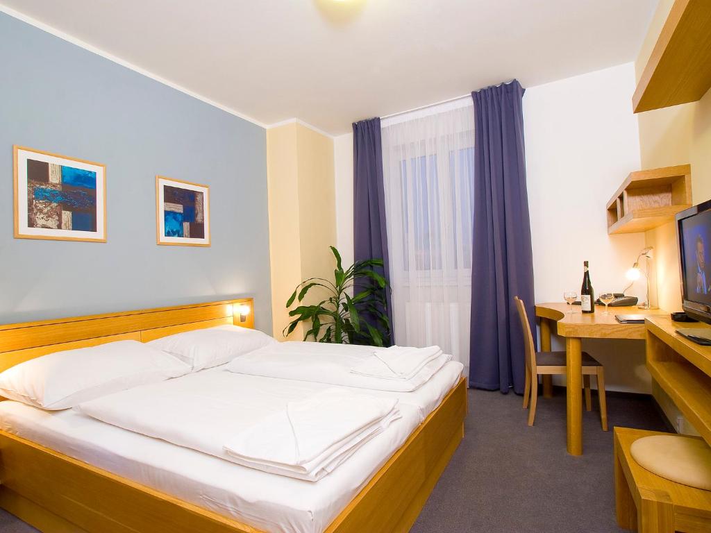 Двухместный (Стандартный двухместный номер с 1 кроватью или 2 отдельными кроватями) отеля Trend, Пльзень