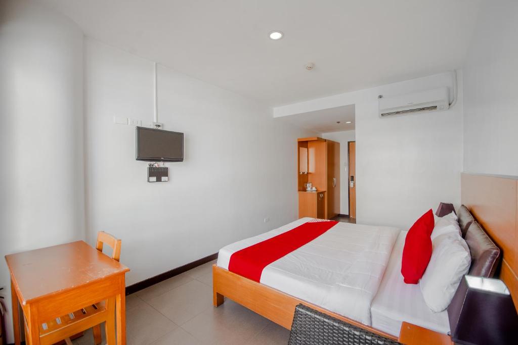 Двухместный (Улучшенный двухместный номер с 1 кроватью) отеля Fuente Oro Business Suites, Себу