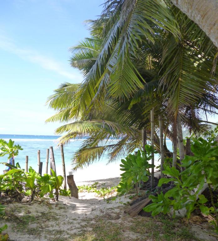 Вилла (Вилла с 4 спальнями рядом с пляжем), Beach House at Anse Forbans