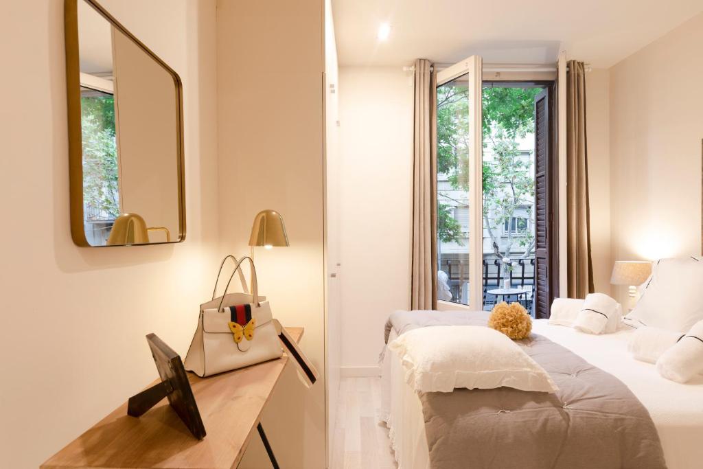 Апартаменты (Апартаменты с балконом), Chic Apartments Barcelona