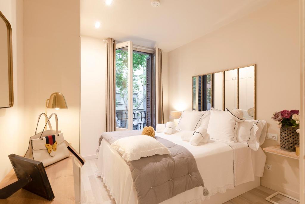 Апартаменты (Апартаменты с балконом), Chic Apartments Barcelona