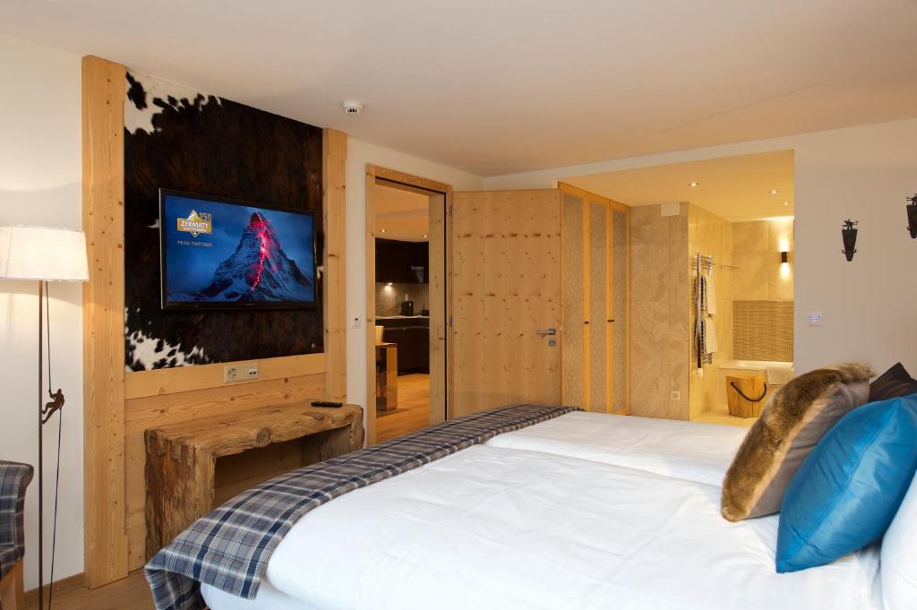 Сьюит (Апартаменты-люкс «Панорама» с видом на гору Маттерхорн) отеля Matterhorn Lodge Hotel & Appartements, Церматт