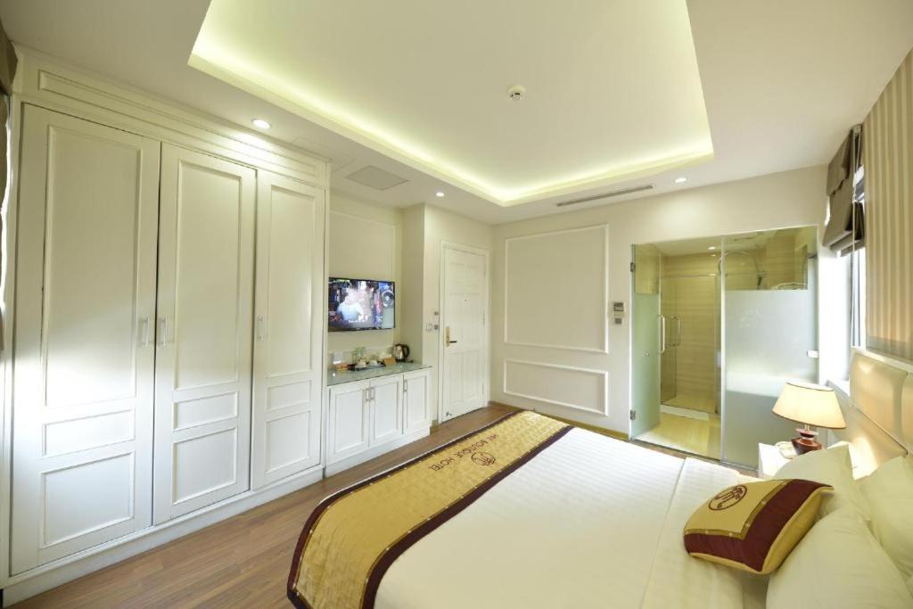 Двухместный (Представительский двухместный номер с 1 кроватью или 2 отдельными кроватями и видом на город) отеля Hanoi HM Boutique Hotel, Ханой