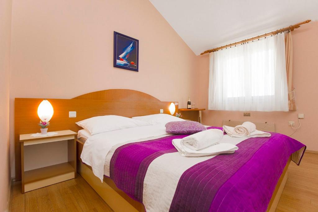 Двухместный (Стандартный двухместный номер с 1 кроватью) гостевого дома Pansion Zlatna ribica, Бродарица