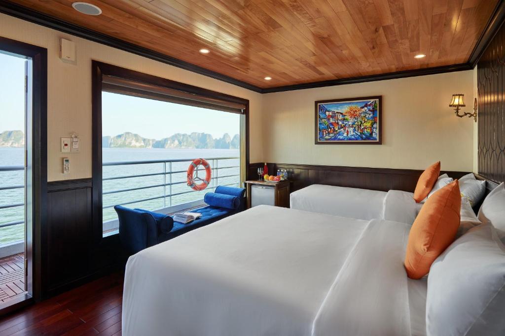 Одноместный (Одноместный номер Делюкс с видом на океан - 2 дня 1 ночь) отеля Halong Legacy Legend Cruise, Халонг