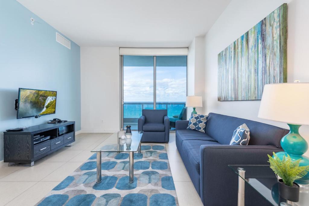 Апартаменты (Апартаменты Делюкс с 1 спальней - Вид на океан) апартамента Churchill Suites Monte Carlo Miami Beach, Майами-Бич