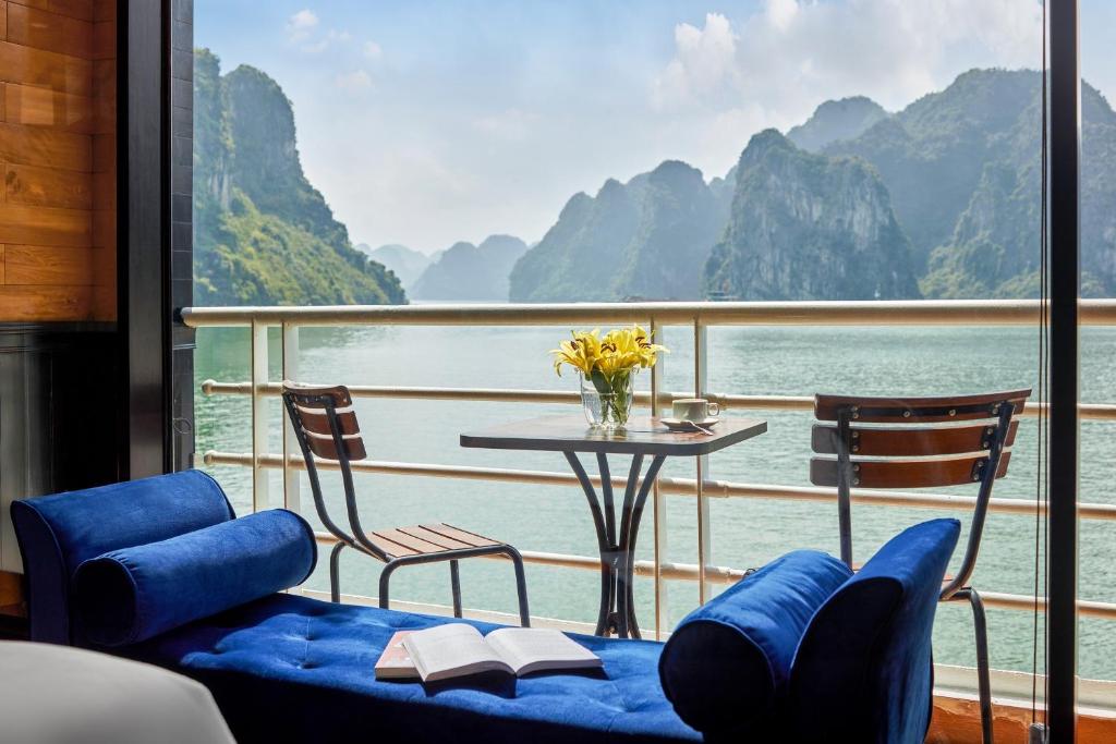 Одноместный (Одноместный номер Делюкс с видом на море) отеля Lan Ha Legend Cruise, Халонг