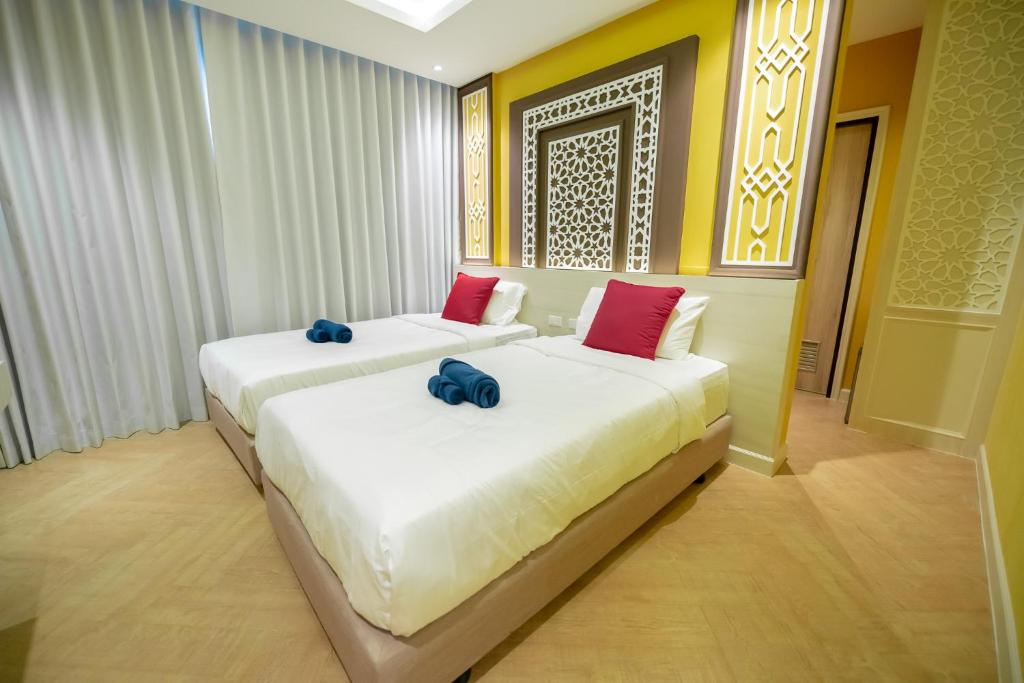 Двухместный (Улучшенный двухместный номер с 1 кроватью) отеля Le Maroc Hotel Patong, Пхукет