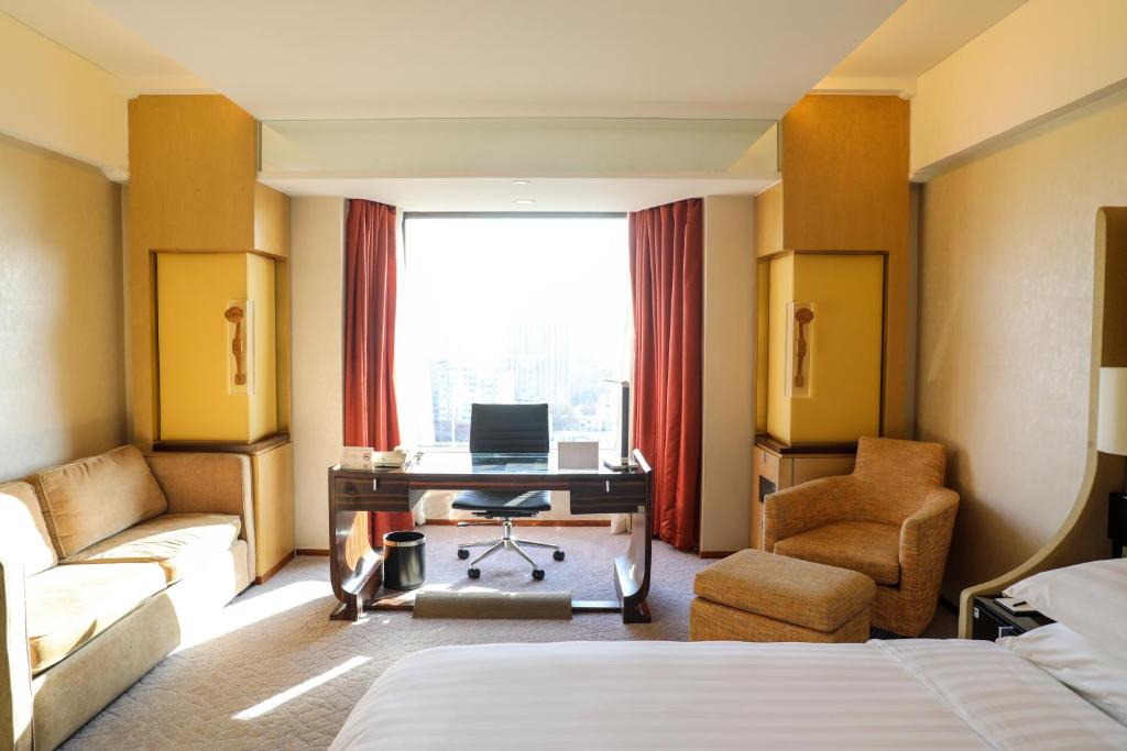 Двухместный (Двухместный номер Делюкс с 2 отдельными кроватями в садовом крыле) отеля Shangri-la Hotel Beijing, Пекин