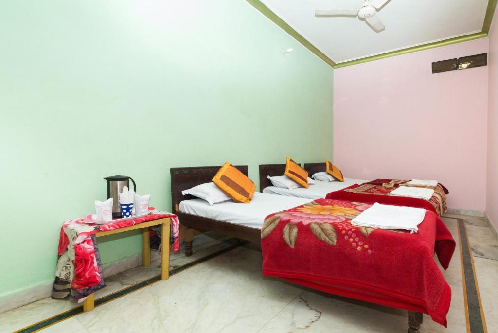Номер (Односпальная кровать в общем номере) отеля Hotel Moon Light Palace, Джайпур