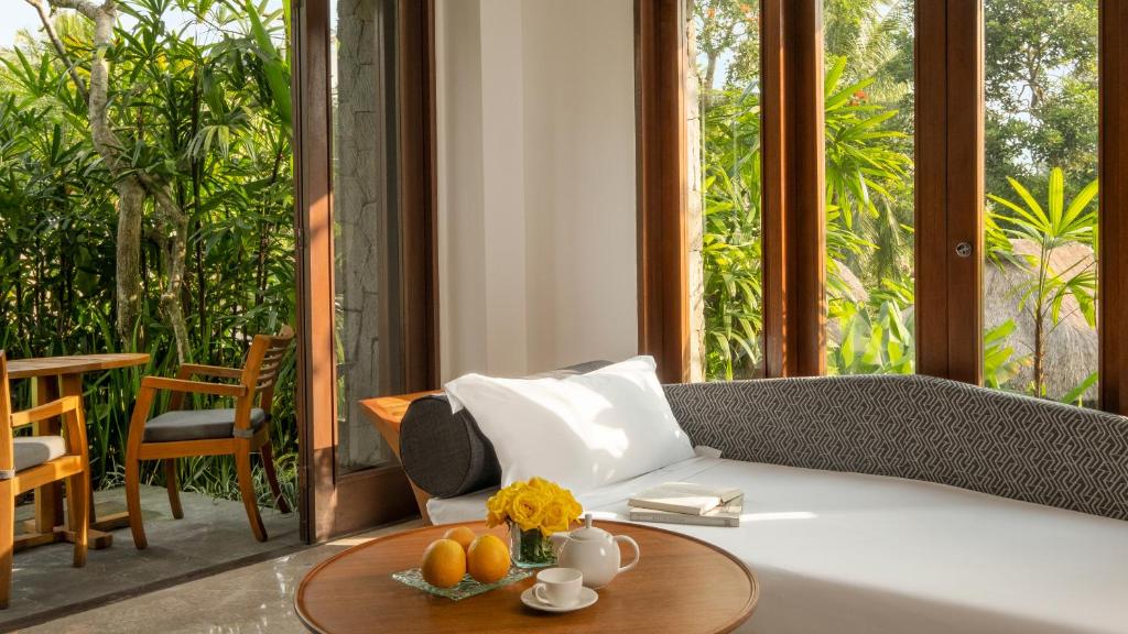 Сьюит (Угловой люкс Impressive Forest — 2 отдельные кровати) курортного отеля Maya Ubud Resort & Spa, Убуд