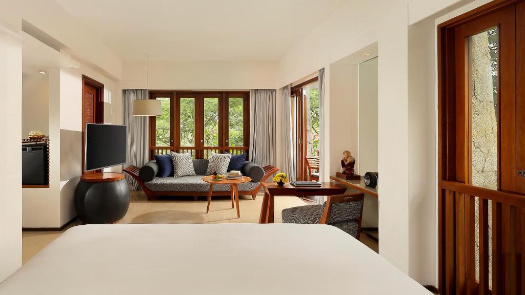 Сьюит (Угловой люкс Impressive Forest — Кровать размера «king-size») курортного отеля Maya Ubud Resort & Spa, Убуд
