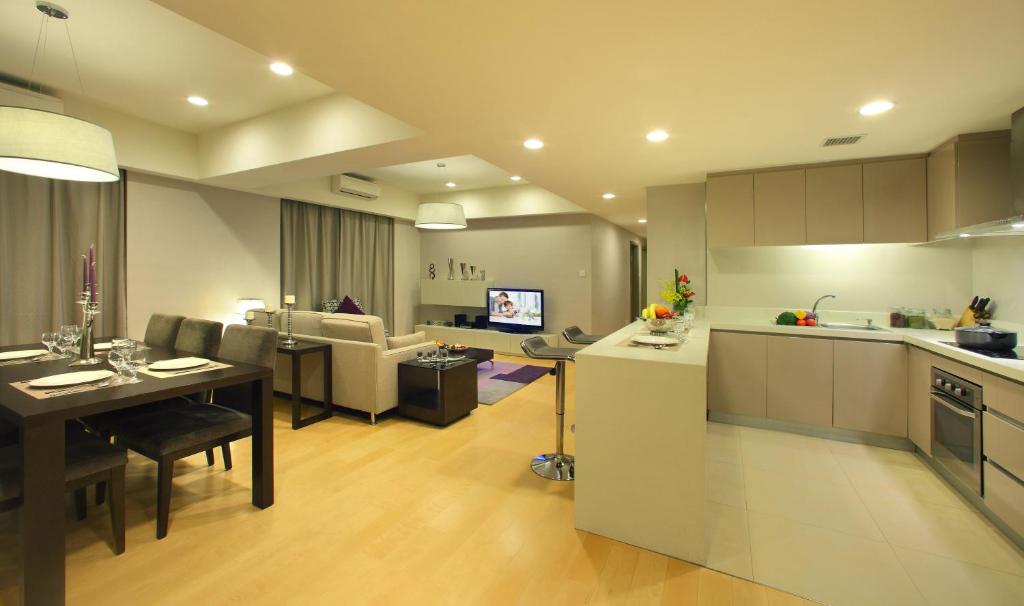 Апартаменты (Three-Bedroom Executive Family Suite (up to 6 people)), Somerset Heping Shenyang